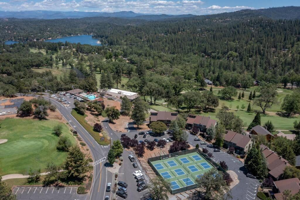 New Luxury Lake House In Pine Mountain Lake Close To Yosemite! Perfect For All Seasons! Great For Retreats, Getaways, Celebrations, And More! Groveland Ngoại thất bức ảnh