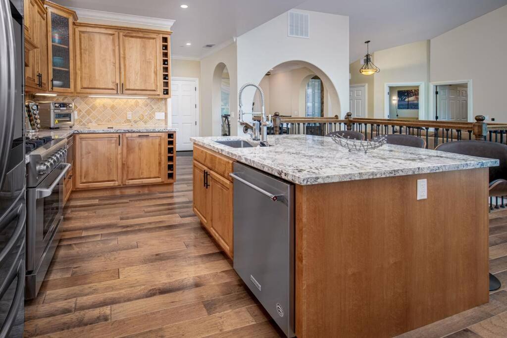 New Luxury Lake House In Pine Mountain Lake Close To Yosemite! Perfect For All Seasons! Great For Retreats, Getaways, Celebrations, And More! Groveland Ngoại thất bức ảnh