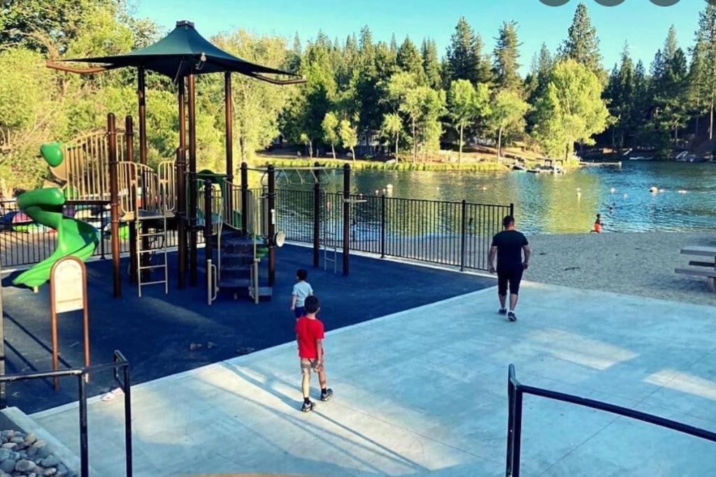 New Luxury Lake House In Pine Mountain Lake Close To Yosemite! Perfect For All Seasons! Great For Retreats, Getaways, Celebrations, And More! Groveland Ngoại thất bức ảnh