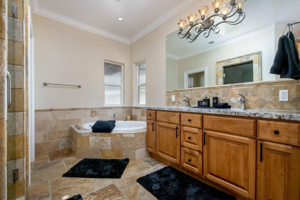 New Luxury Lake House In Pine Mountain Lake Close To Yosemite! Perfect For All Seasons! Great For Retreats, Getaways, Celebrations, And More! Groveland Ngoại thất bức ảnh