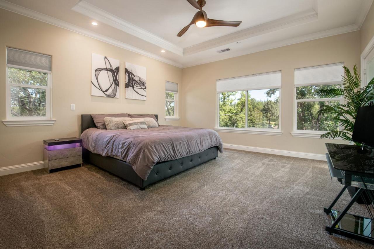 New Luxury Lake House In Pine Mountain Lake Close To Yosemite! Perfect For All Seasons! Great For Retreats, Getaways, Celebrations, And More! Groveland Ngoại thất bức ảnh